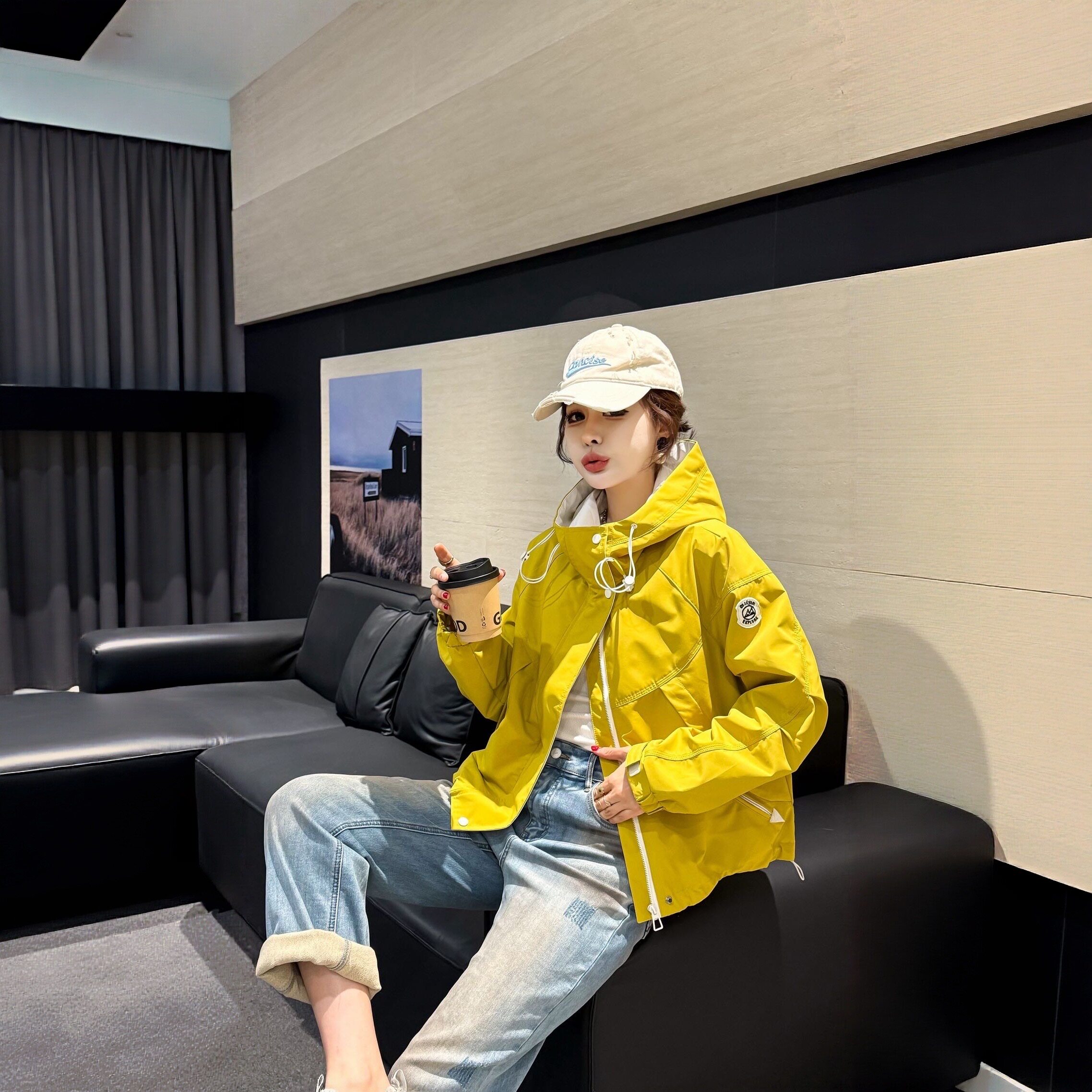 2026新款冲锋衣女短款连帽外套春款宽松休闲百搭夹克上衣常规款