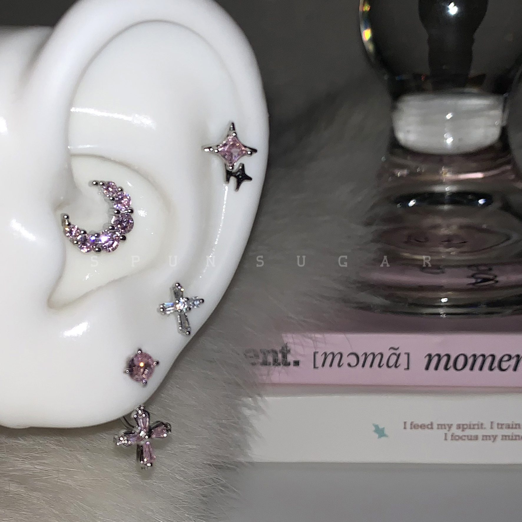 粉色锆石十字架耳骨钉钛钢马蹄环月亮耳蜗钉少女风星芒耳钉耳环女