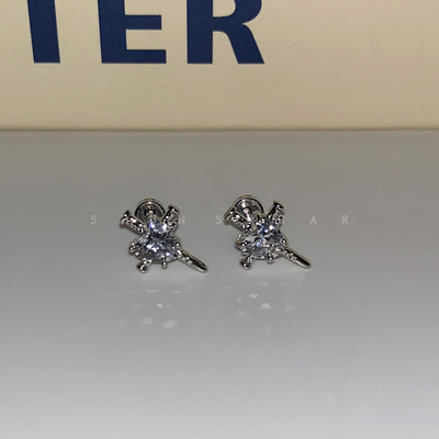 禁锢十字架爱心耳骨钉钛钢独特个性超闪锆石爱心百搭耳钉耳环女