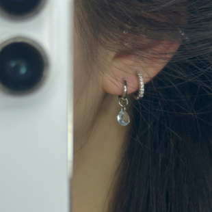 绝美淡蓝湖水锆石耳圈闪闪水滴不对称高级感气质简约百搭耳扣耳环