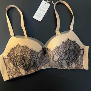 伊75B薄款 舒适有型无钢圈调整型三排扣10810958