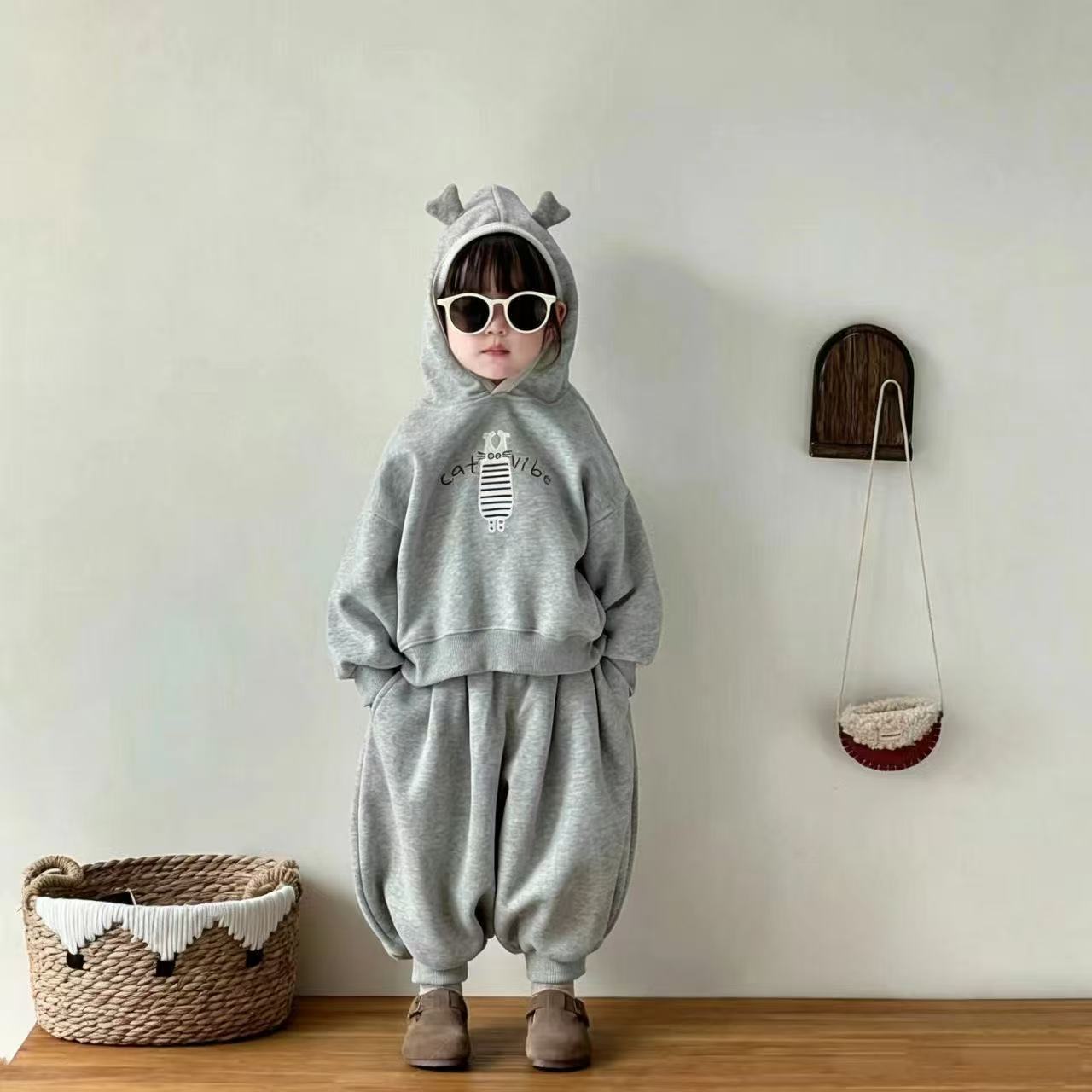春秋男女童连帽卫衣灯笼裤套装图片