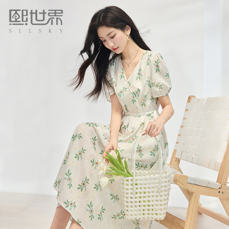 熙世界【植物系碎花】收腰显瘦V领连衣裙女夏季温柔风泡泡袖裙子