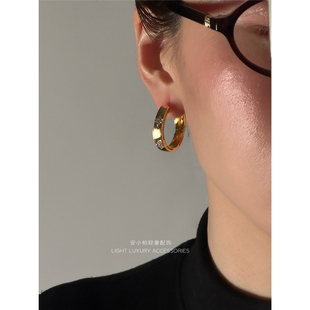 安小柏 富贵四瓣花锆石镶嵌hoop风金属耳圈耳环女ins 欧美老钱风