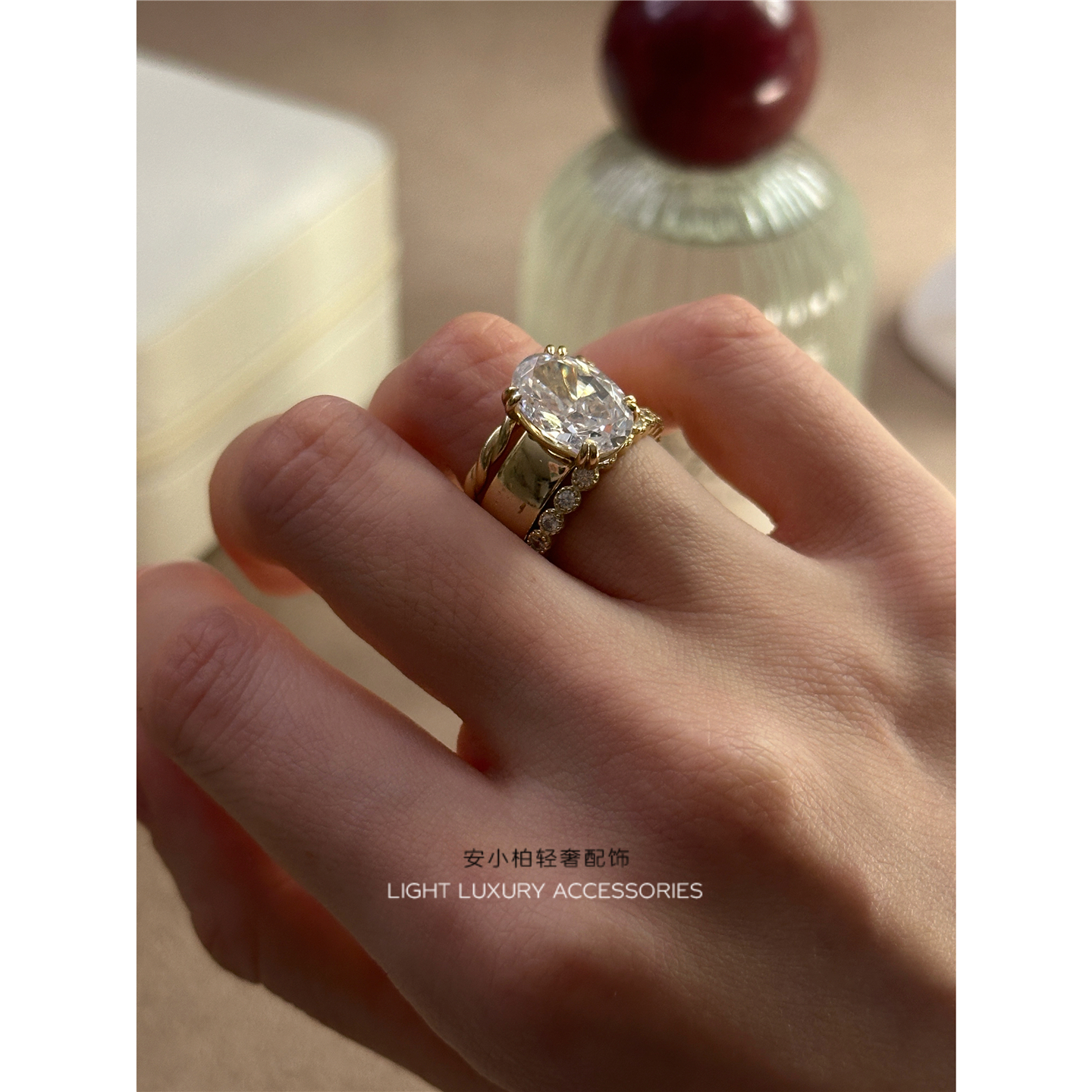 安小柏◆经典老钱风 巨美！通体s925纯银镀14k金鸽子蛋戒指欧美女