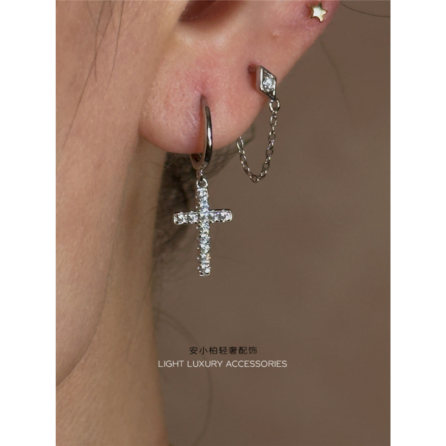 安小柏 新款s925银镀金十字架耳圈 不对称链条碎钻耳钉个性百搭女