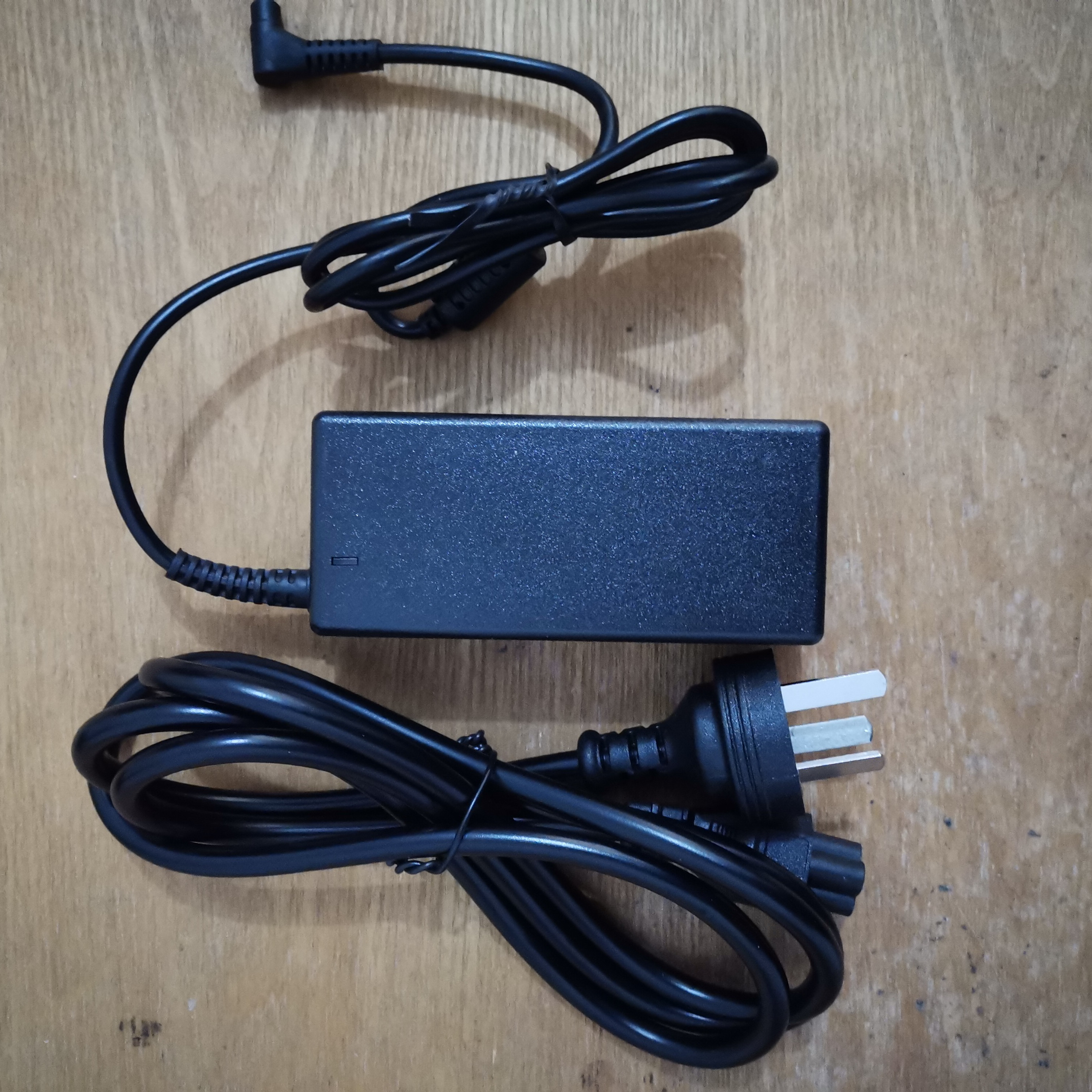 宏基电源适配器s7 391 V3-371 acer笔记本switch充电器19V2.37A