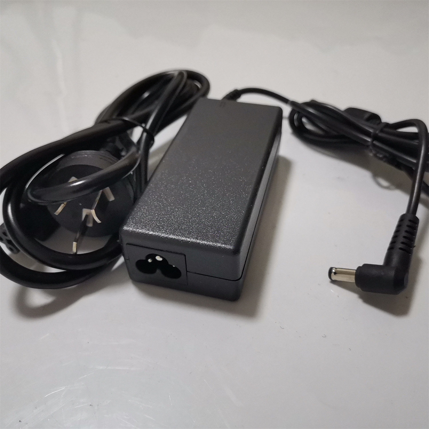 新品华硕E402W V406 FL5700U电脑电源配接器19V3.42A笔记本充