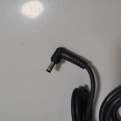 Ausu华硕 19V6.32A笔记本电脑电源适配器UX501J A550J充电器120W
