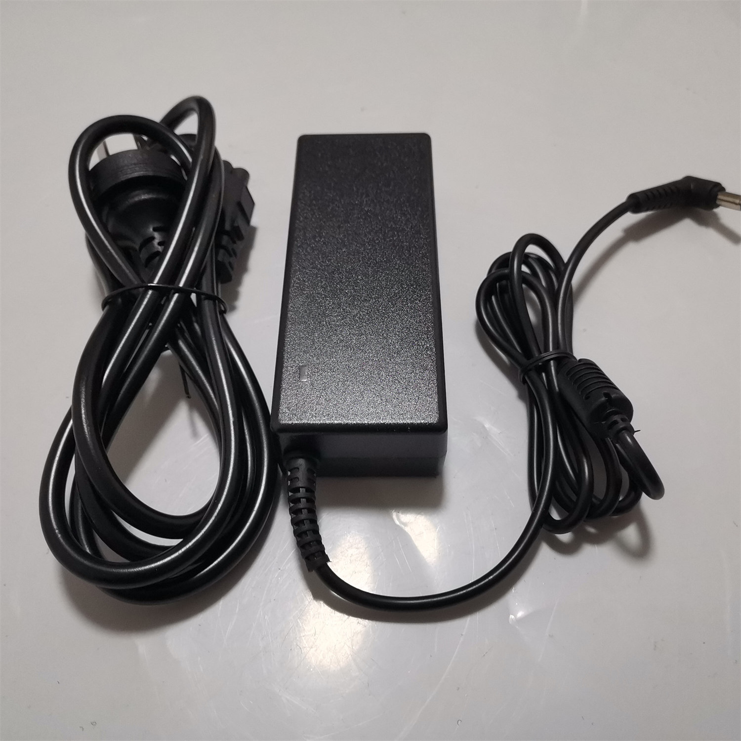 东芝笔记本19V3.95A电源适配器L600-03R 05S 10B 05K 21L充电器线