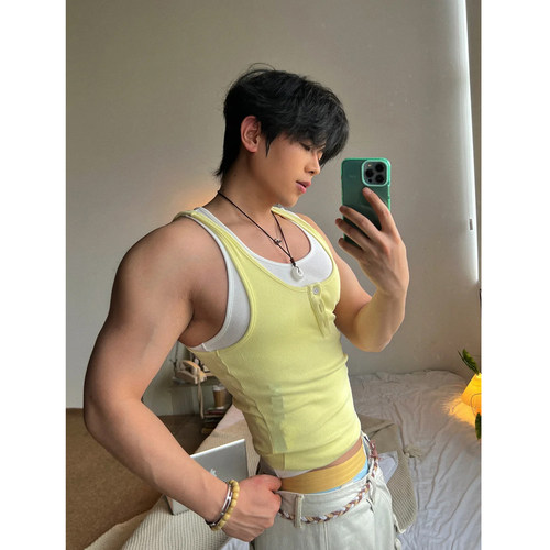 修身弹力无袖假两件背心男夏季薄款运动健身叠穿性感打底坎肩上衣