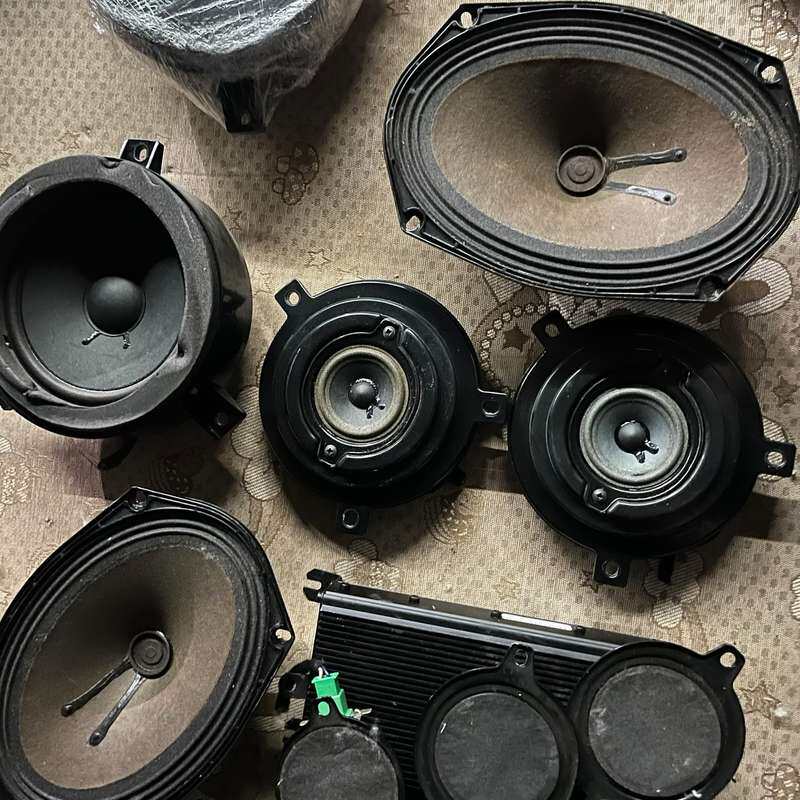 Торгуясь за аксессуары SAAB, Saab 95AERO оригинал в разобранном виде Harman Kardon является почти совершенно новым 6 Изображение 1