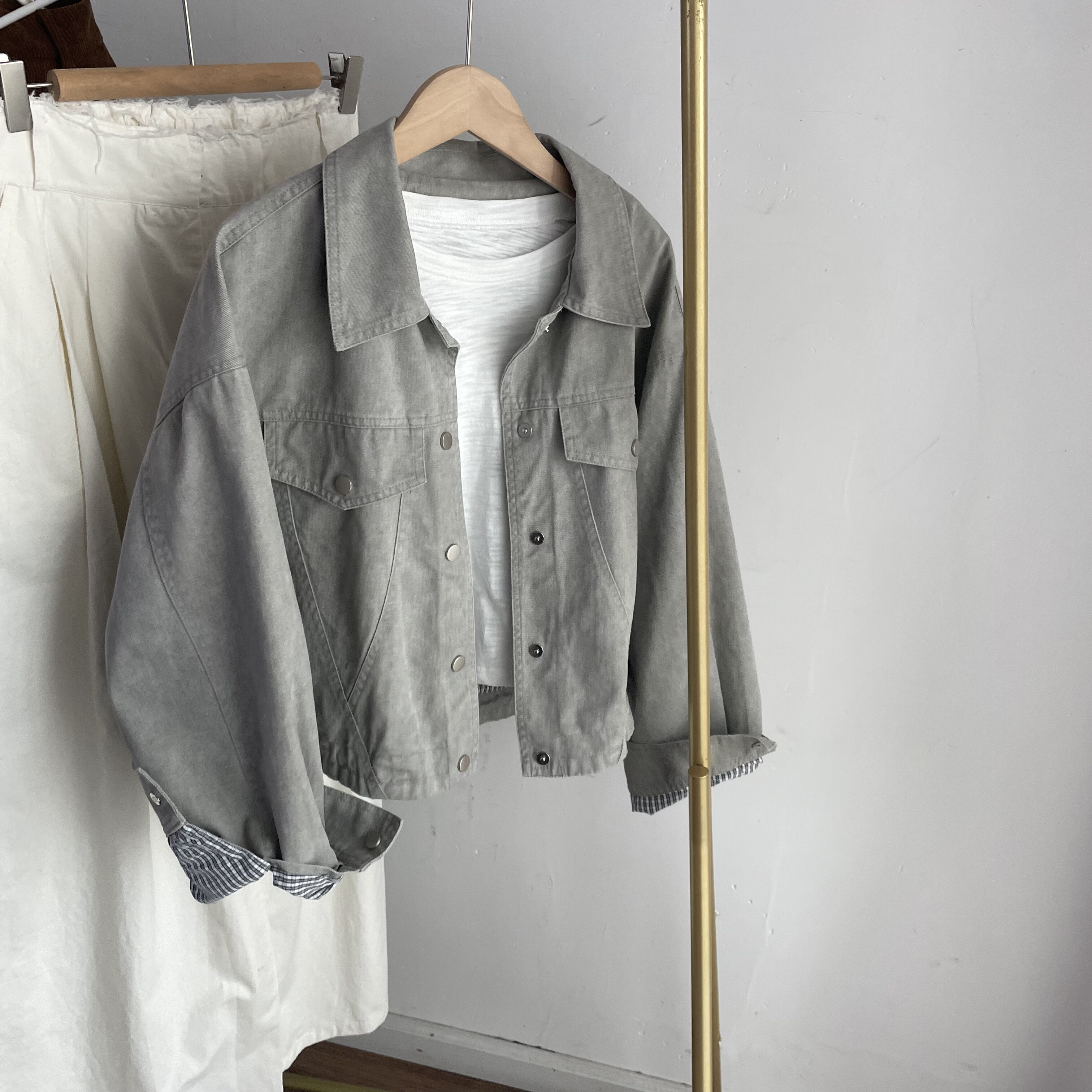 格子卷边牛仔外套 水洗灰蓝色短上衣女