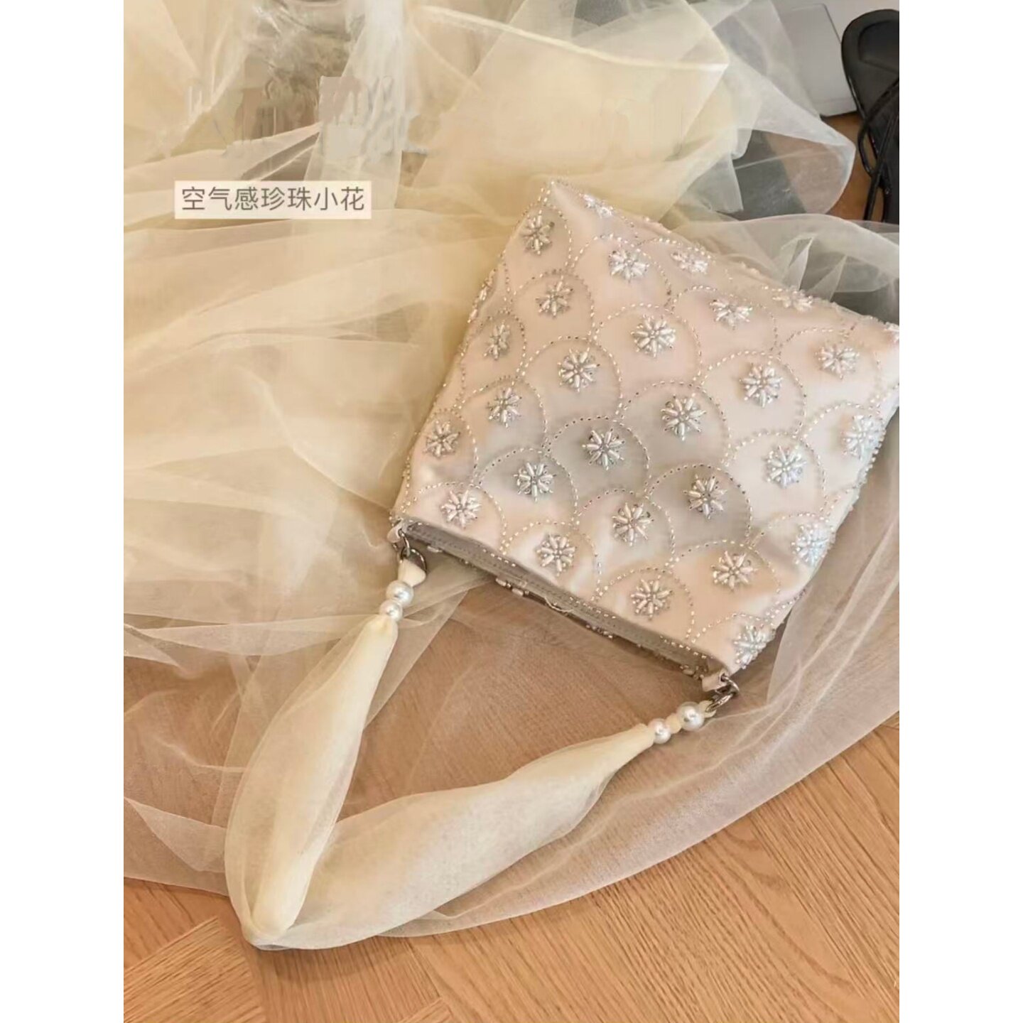 柔美小花钉珠绣手提包高级感单肩斜挎链条包高颜值鱼鳞钉珠小方包