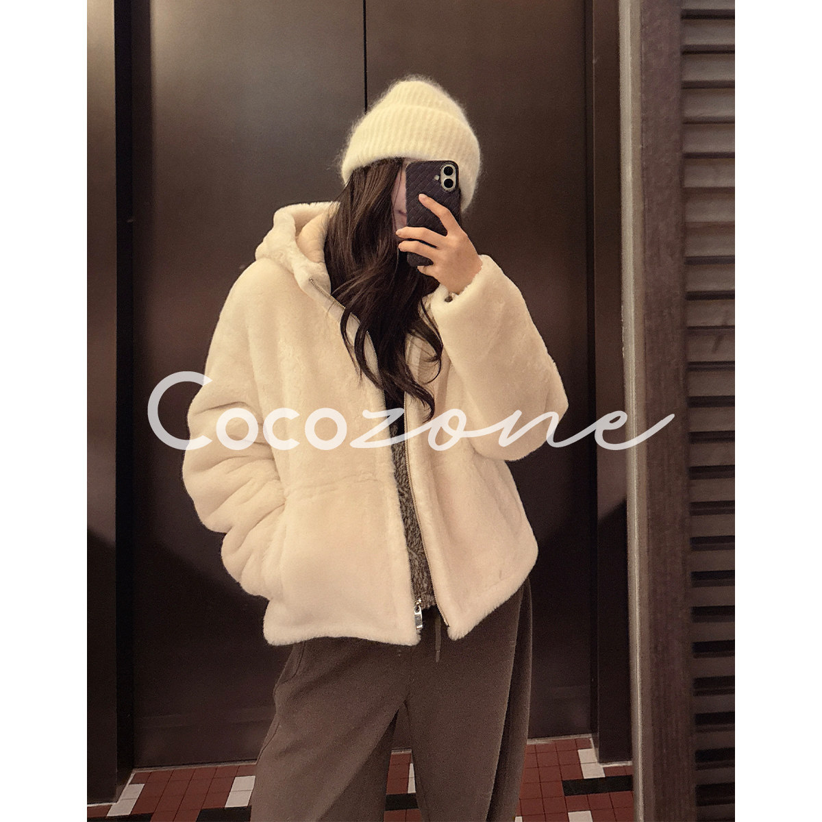 COCO ZONE 刘 一一 “冬雪”100羊毛革整皮简约拉链连帽皮草外套