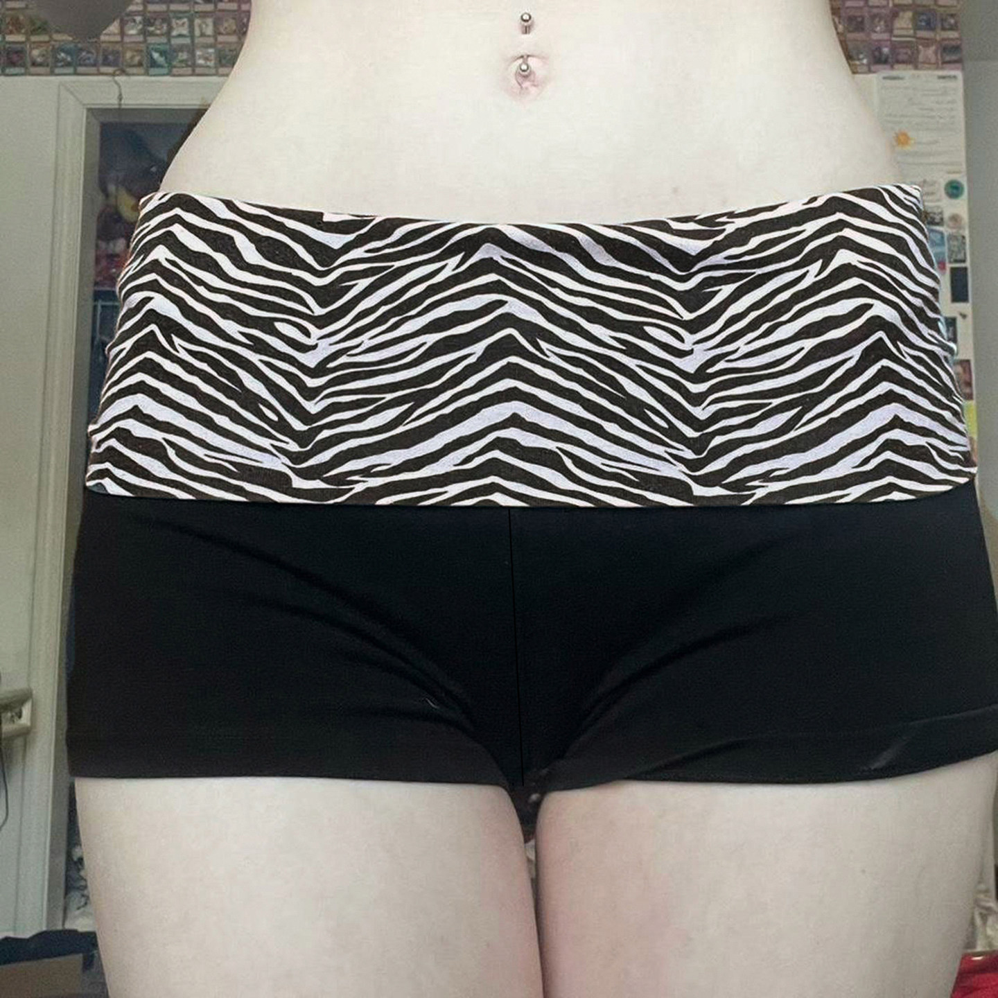 H家欧美女装 野性因子斑马纹拼接翻腰包臀短裤辣妹风休闲居家热裤,女装/女士精品,短裤,淘宝优惠券,粉丝福利购,淘宝优惠卷