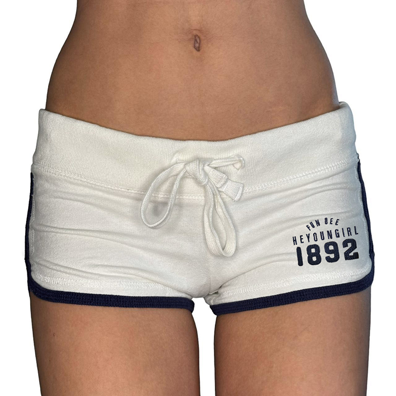 复古运动风刺绣休闲短裤