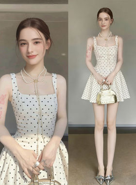 白色小礼服短裙子女2026新款初夏巨好看法式party波点吊带连衣裙