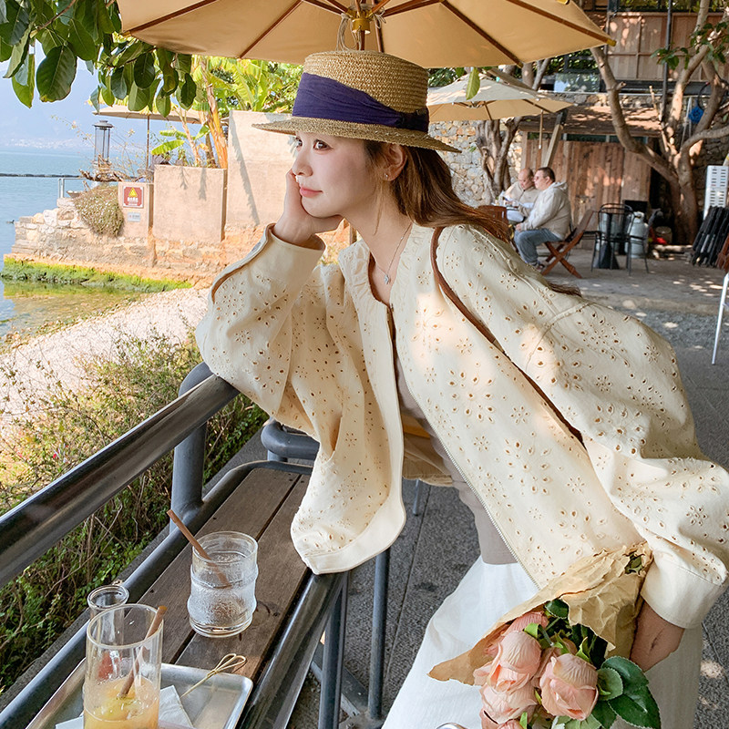 韩系重工镂空刺绣外套女2025春季新款宽松显瘦小个子圆领夹克上衣