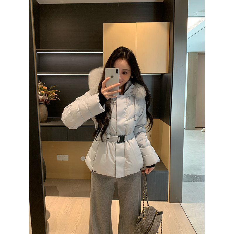 XINYI【芬兰漫雪】冬季蓝色狐狸毛连帽羽绒服女短款收腰显瘦保暖