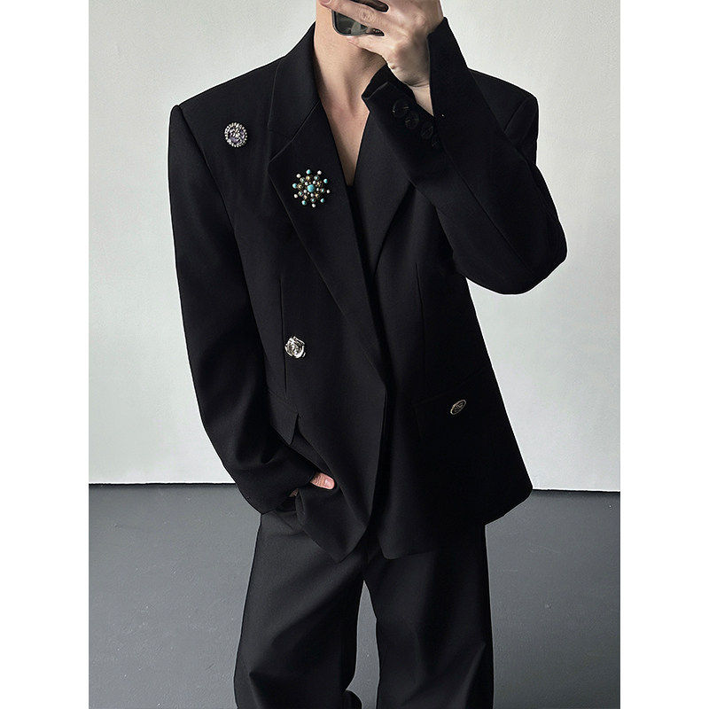 2026春装高级感轻奢金属胸针收腰挺括西服男外套正肩男模穿搭西装