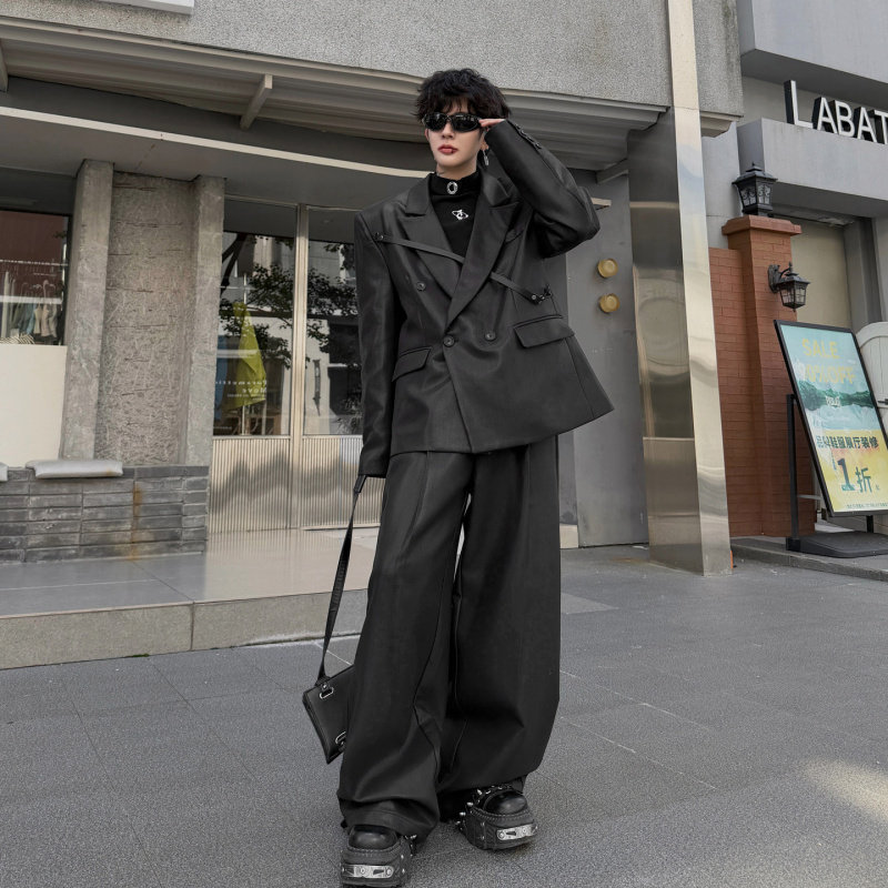 秋季高级感痞帅PU皮织带装饰垫肩双排扣西服套装男西装长裤两件套