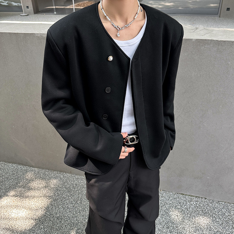 痞帅风男模穿搭小香风垫肩外套男春秋短款高级感无领正肩夹克西服