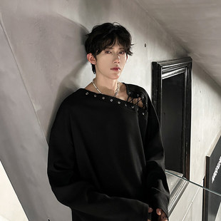 街头男模穿搭上衣 T恤男美式 秋装 小众禁欲系斜肩绑带设计肌理长袖