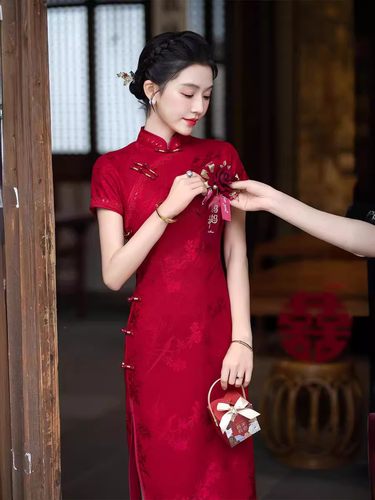 喜婆婆婚宴装2025新款周岁宴妈妈礼服改良红色旗袍高端大气上档次