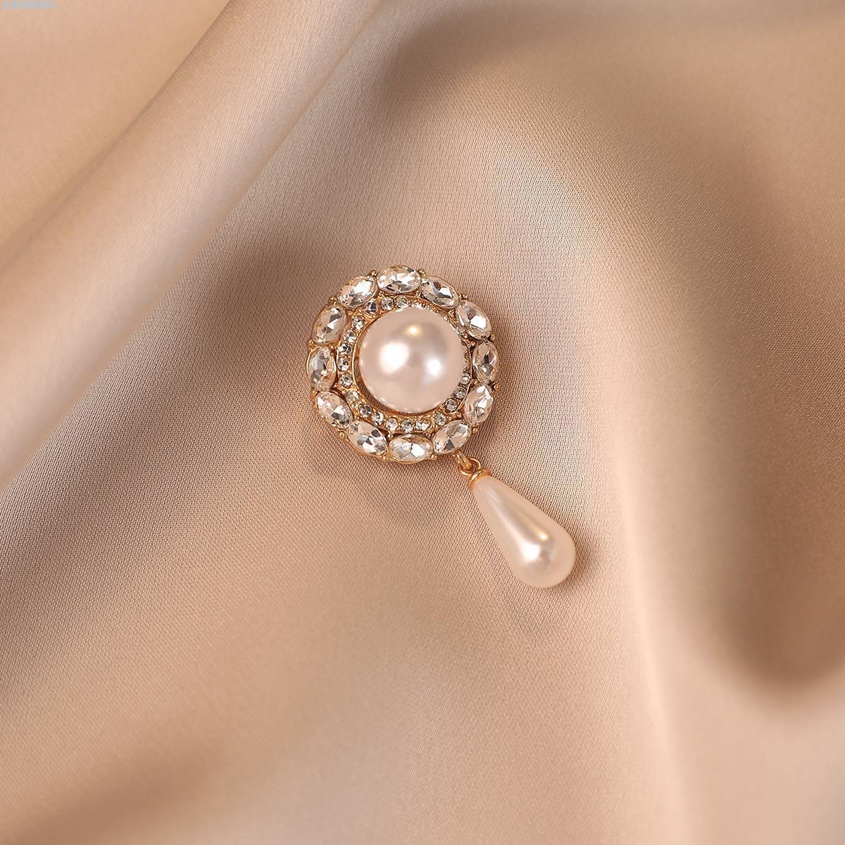 气质珍珠水滴胸针高级感轻奢高档女公爵夫人同款别针衣服胸花配饰