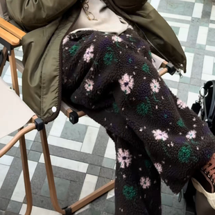 慵懒风咖色印花摇粒绒高腰遮胯长裤女冬季流行新款宽松显瘦阔腿裤