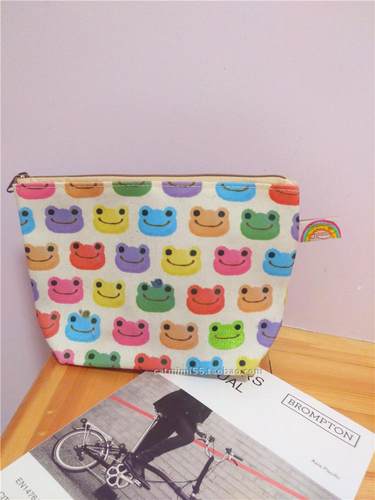 日本17年10月款日本零钱包化妆包