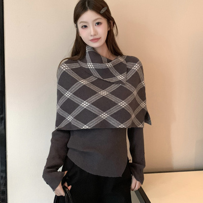 斗篷毛衣外套+内搭打底针织衫