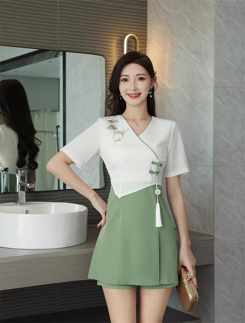 中式连衣裙印花足浴技师工作服
