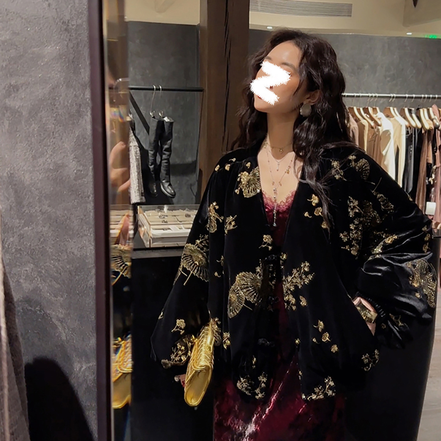 Ayomis涤纶冬季亮片刺绣羽绒服