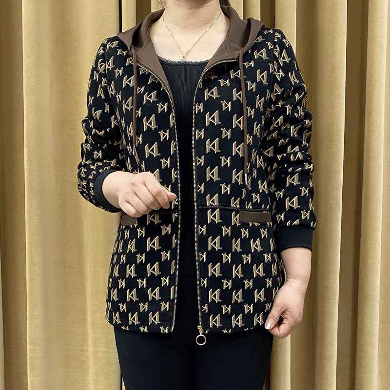 春季新款时尚夹克休闲连帽妈妈装