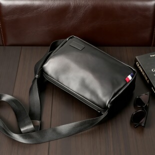 男士新款斜挎包PU防水耐磨大容量防水休闲单肩包时尚单肩通勤包男