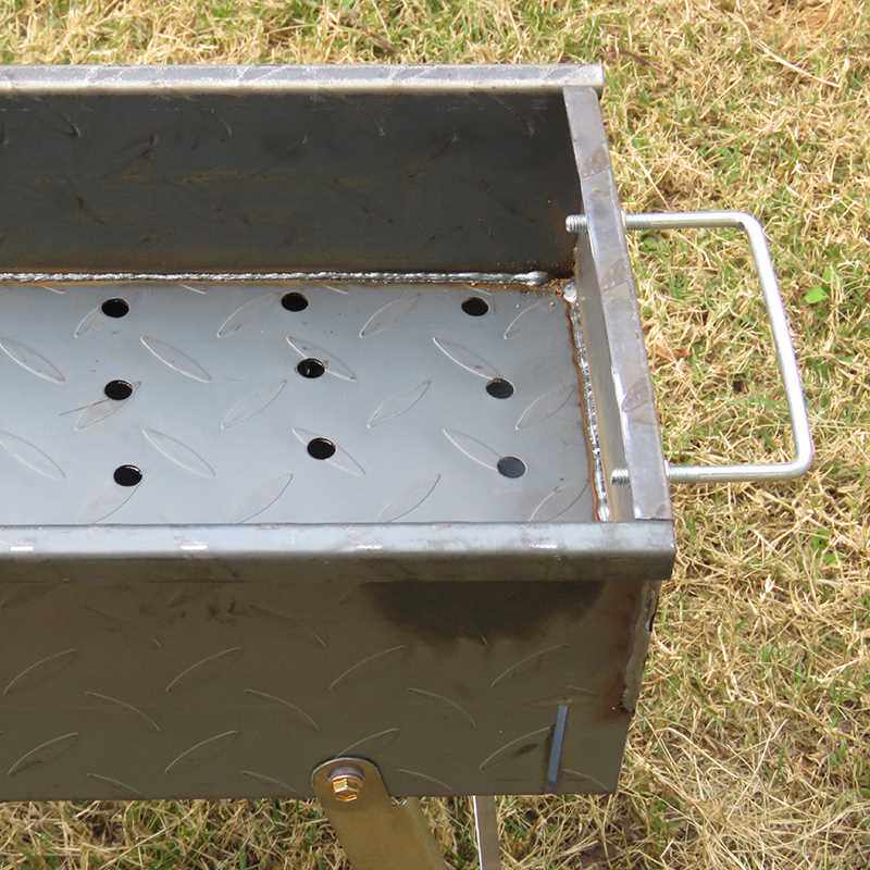 满焊加厚烧烤架户外烧烤炉家用木炭烧小型烤炉子热轧钢碳烤炉烤肉