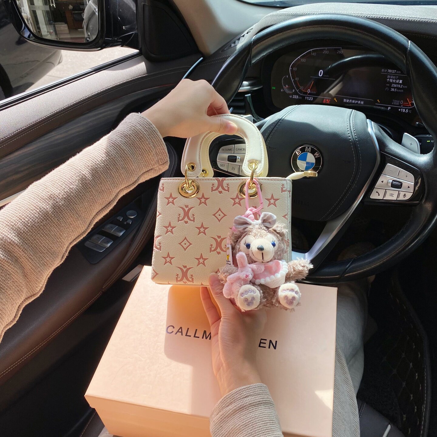 CallmeKitten高级感轻奢戴妃手提包包2026新款撞色压花斜挎小方包图片