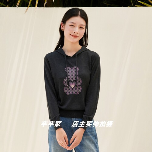 莱赛莉丝C1095莱赛尔女装针织衫2025秋连帽长袖小熊休闲套头上衣