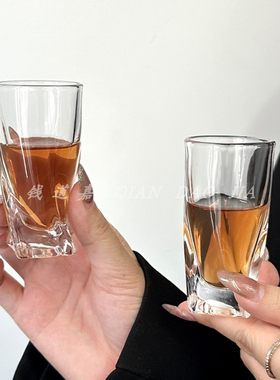 钱道嘉迷你不规则扭转杯小酒杯子