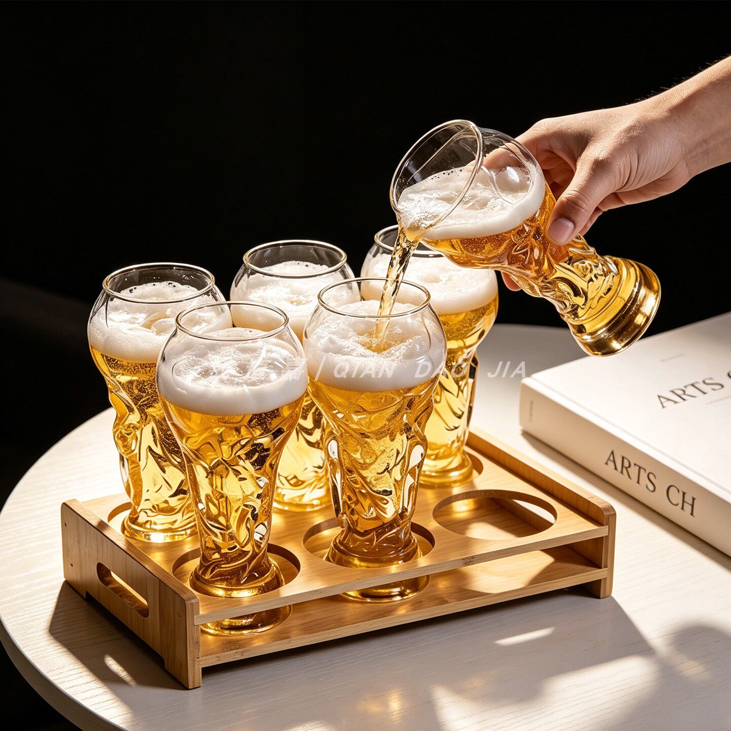 钱道嘉创意新款足球款玻璃啤酒杯