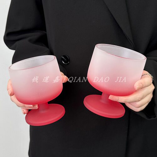 钱道嘉复古法式磨砂渐变粉古典杯