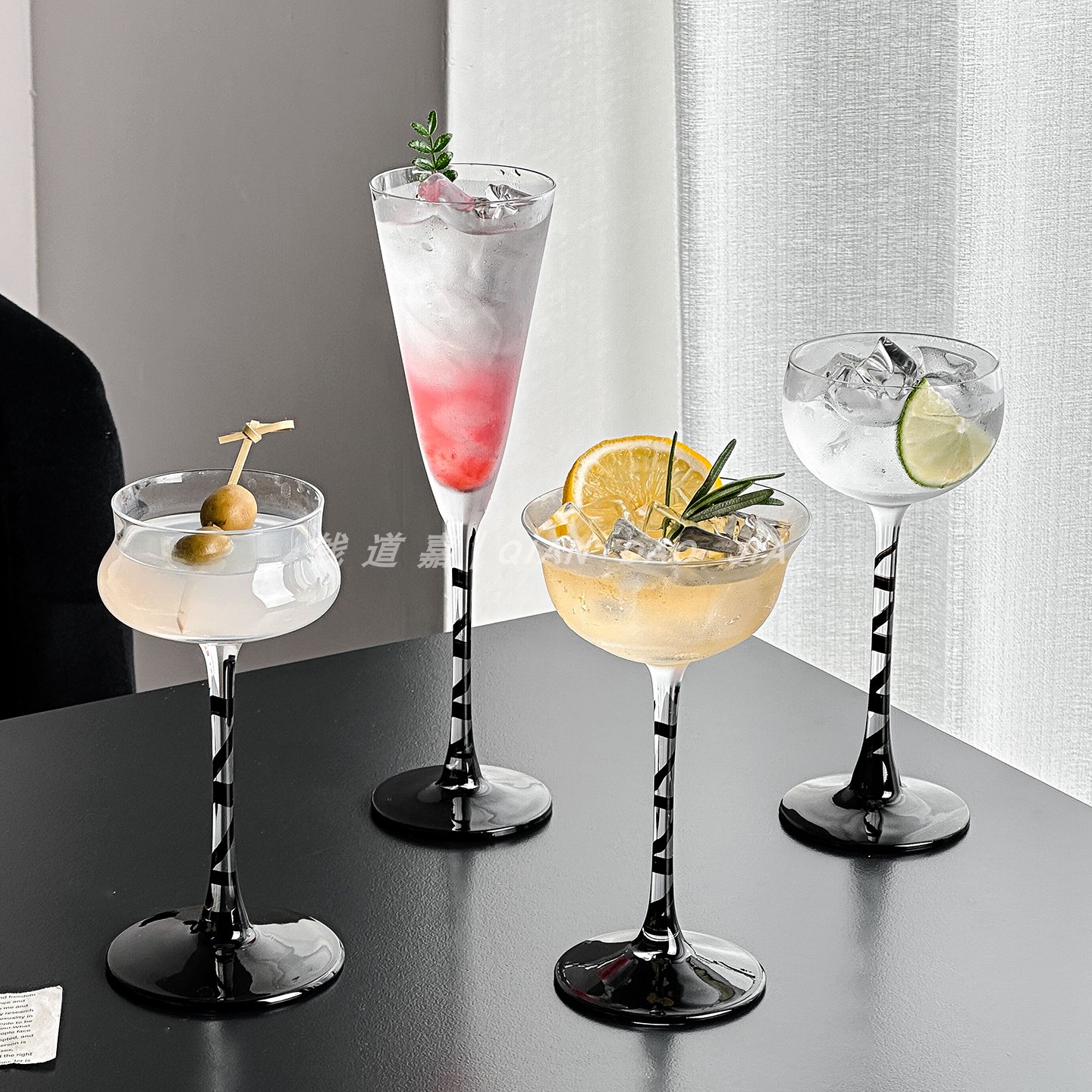 高颜值黑色飘带设计高脚杯香槟杯葡萄酒杯特调鸡尾酒杯果汁杯酒杯