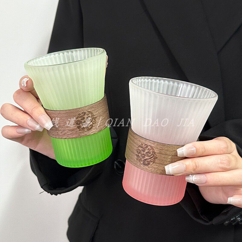 ins风竖纹玻璃杯渐变色轻奢小众设计挂耳咖啡杯高级感果汁饮料杯