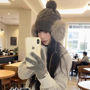 毛绒护耳毛线帽女冬季防风保暖显脸小大头围针织帽防寒耳罩麻花纹