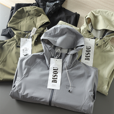 连帽春秋标准防风防泼水冲锋衣