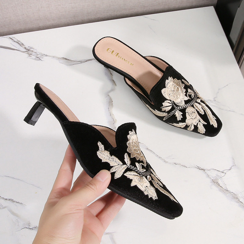 2026 shoes women新品中式刺绣包头拖女鞋刺绣花复古半拖时尚方头,户外/登山/野营/旅行用品,沙滩鞋/凉鞋/拖鞋,淘宝优惠券,粉丝福利购,淘宝优惠卷