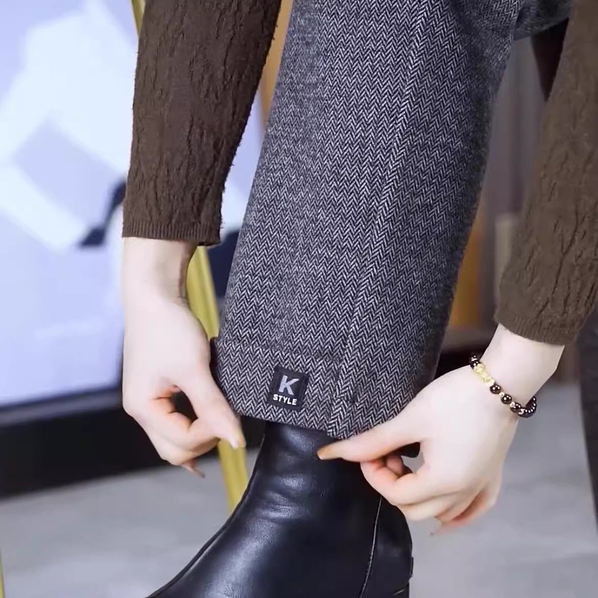 女士冬季裤子加绒呢子阔腿筒裤中年妈妈秋冬长裤外穿百搭九分裤子