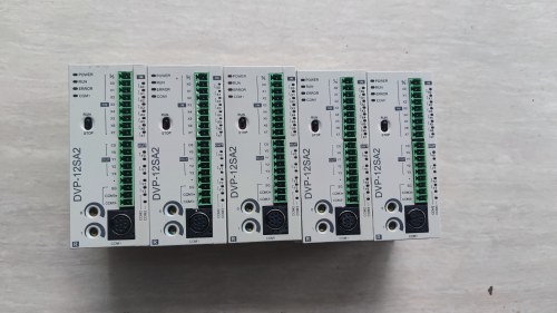 台达PLC DVP12SA211R成色实物图 功能正常